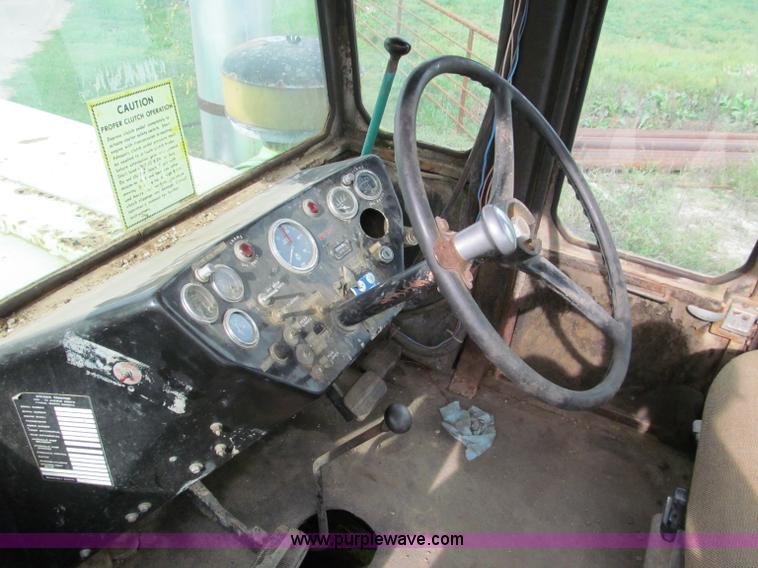 image for item E5547 1975 Steiger Turbo Tiger II ST320 4WD tractor