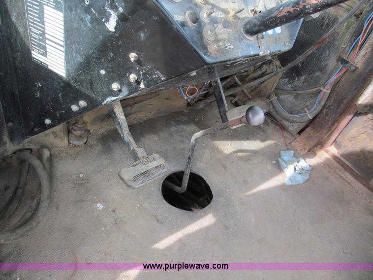 image for item E5547 1975 Steiger Turbo Tiger II ST320 4WD tractor