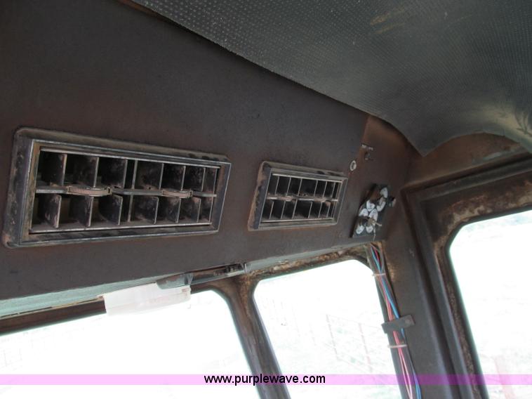 image for item E5547 1975 Steiger Turbo Tiger II ST320 4WD tractor