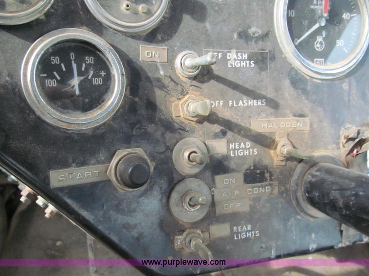 image for item E5547 1975 Steiger Turbo Tiger II ST320 4WD tractor