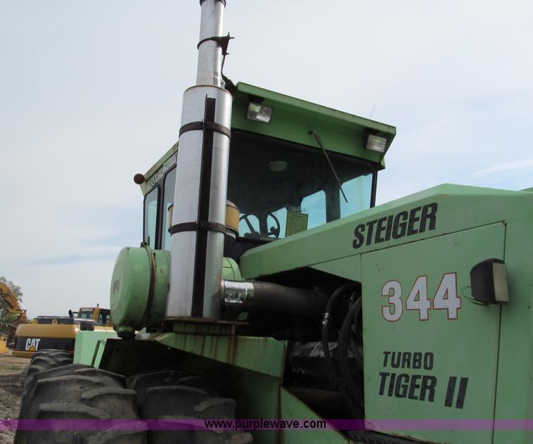 image for item E5547 1975 Steiger Turbo Tiger II ST320 4WD tractor