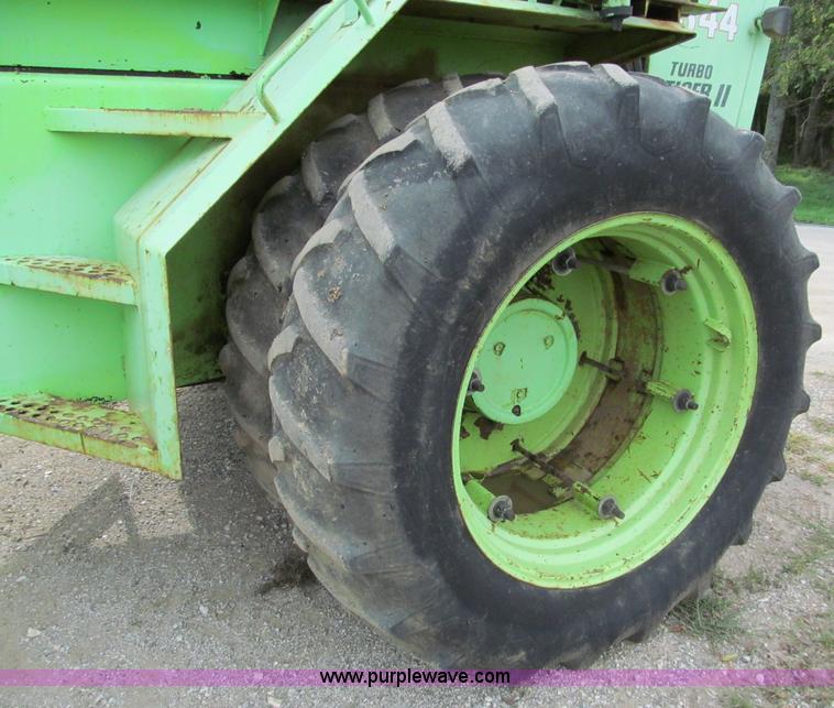 image for item E5547 1975 Steiger Turbo Tiger II ST320 4WD tractor