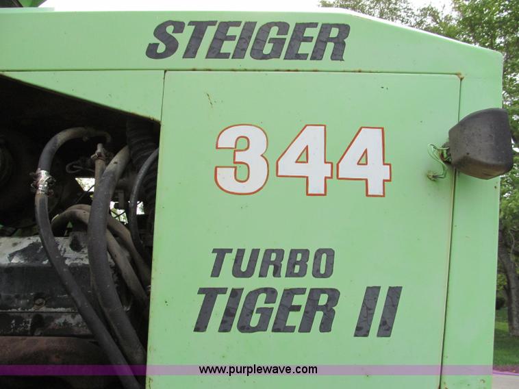 image for item E5547 1975 Steiger Turbo Tiger II ST320 4WD tractor