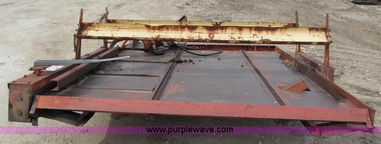 image for item E5548 Farm Hand bale accumulator