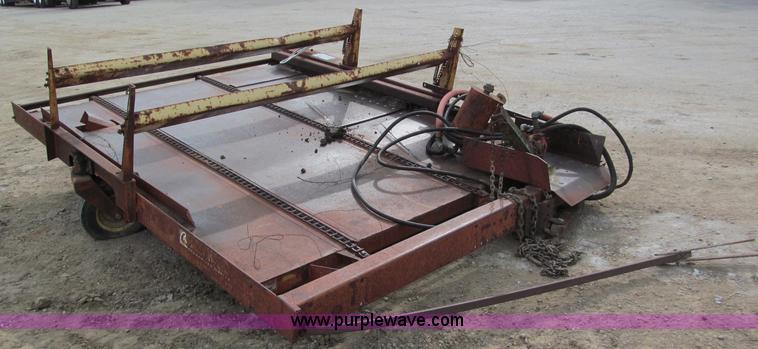 image for item E5548 Farm Hand bale accumulator