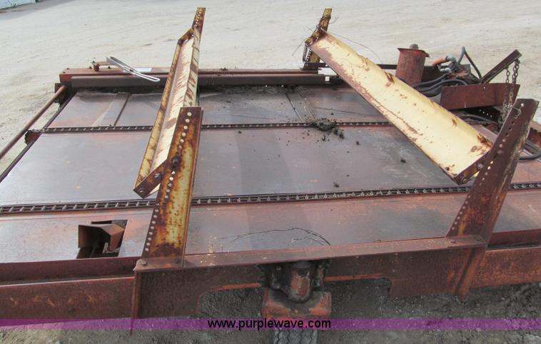 image for item E5548 Farm Hand bale accumulator