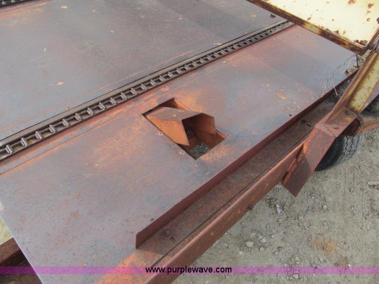 image for item E5548 Farm Hand bale accumulator