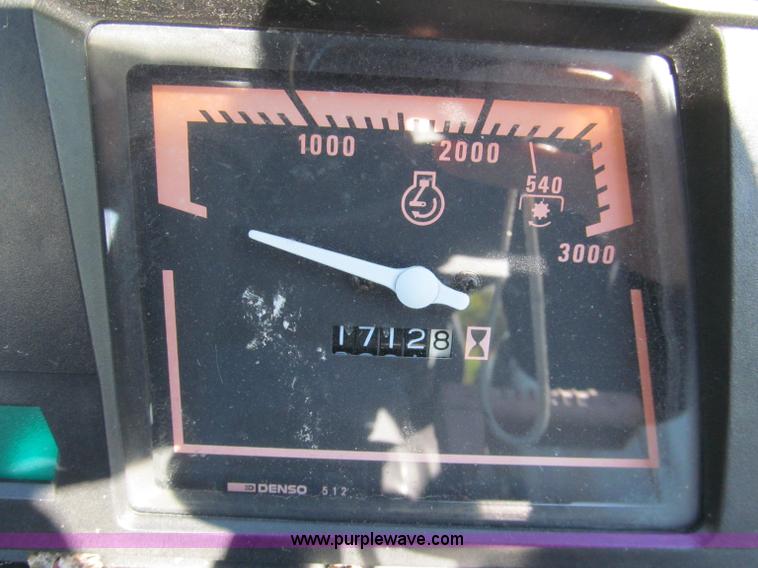 image for item E5576 1991 Ford 1920 MFWD tractor