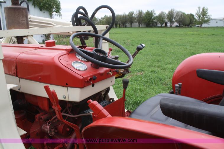 image for item F2633 1964 International 606 tractor