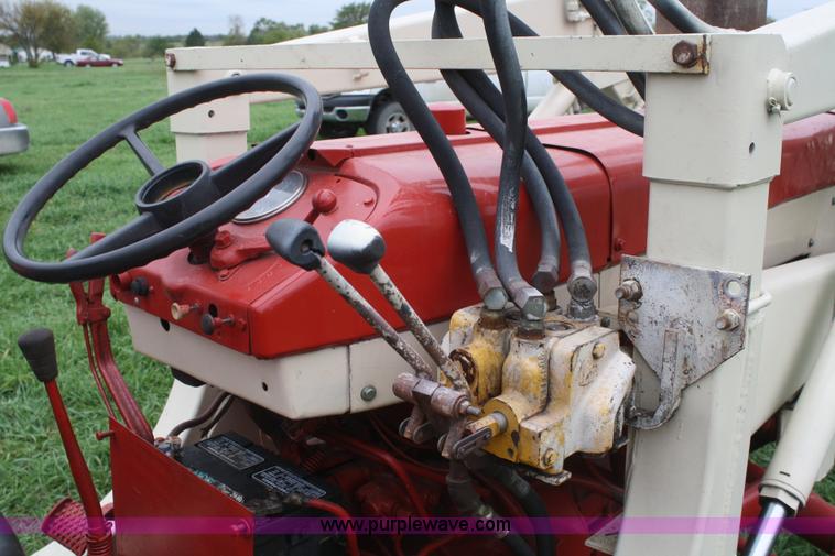 image for item F2633 1964 International 606 tractor