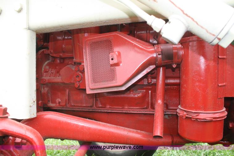 image for item F2633 1964 International 606 tractor