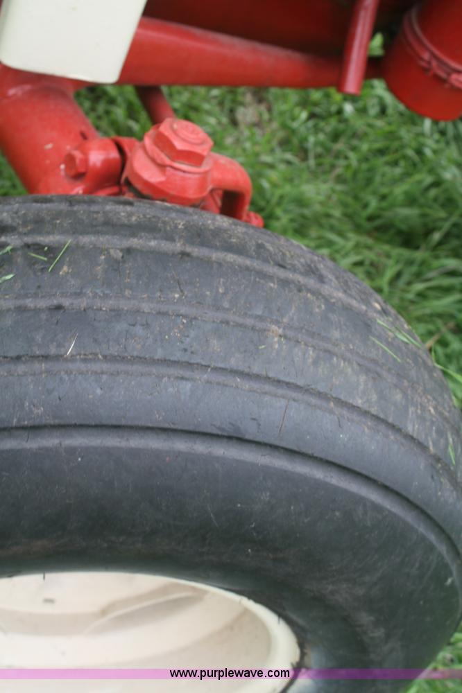 image for item F2633 1964 International 606 tractor