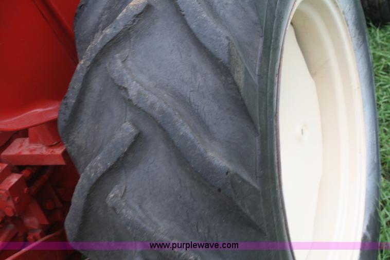 image for item F2633 1964 International 606 tractor