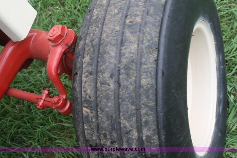 image for item F2633 1964 International 606 tractor