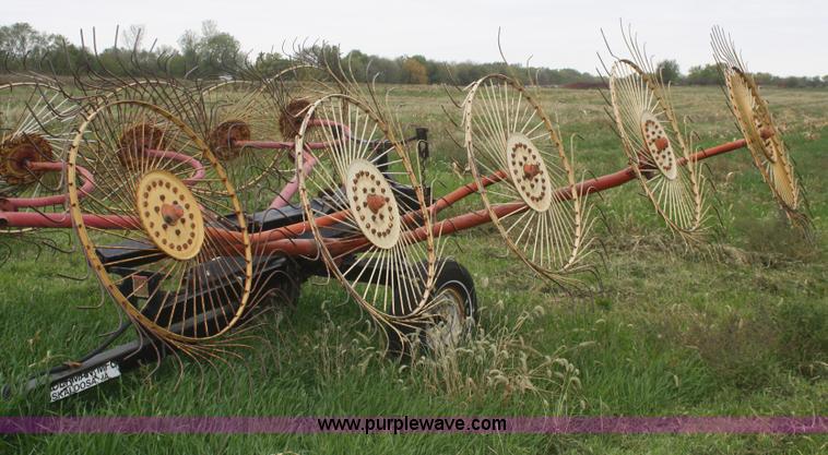 image for item F2681 10 wheel rake with Helderman cart