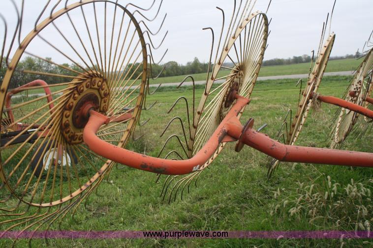 image for item F2681 10 wheel rake with Helderman cart