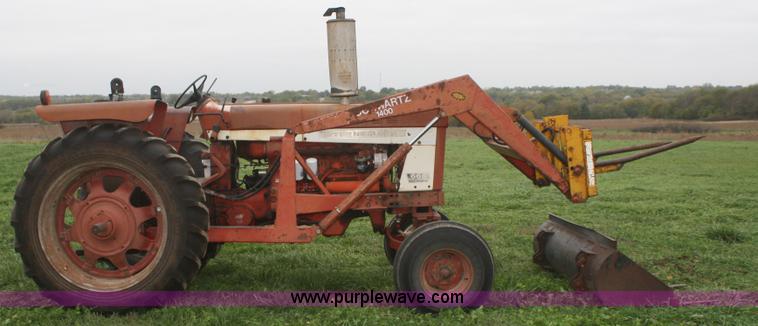 image for item F2686 1975 International 666 tractor