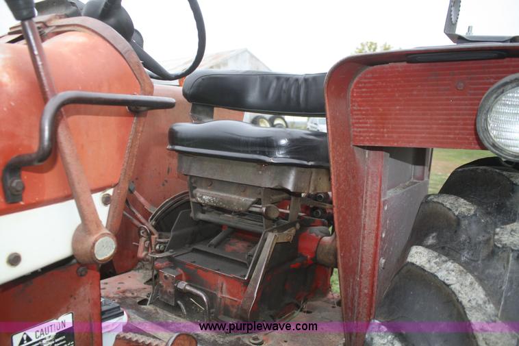 image for item F2686 1975 International 666 tractor
