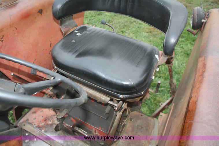 image for item F2686 1975 International 666 tractor