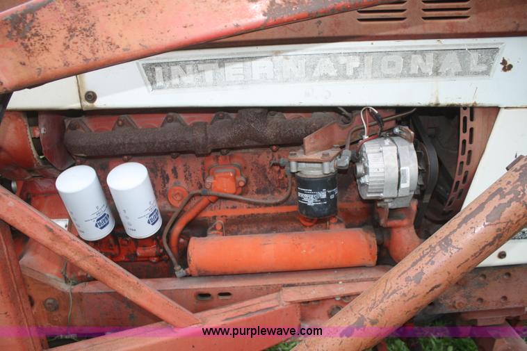 image for item F2686 1975 International 666 tractor