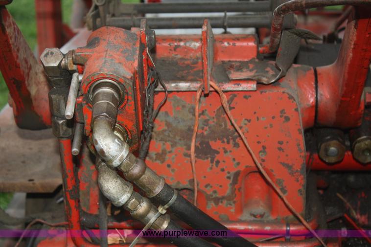 image for item F2686 1975 International 666 tractor