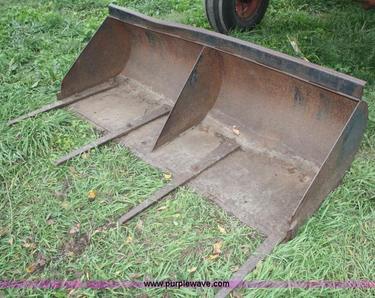 image for item F2686 1975 International 666 tractor