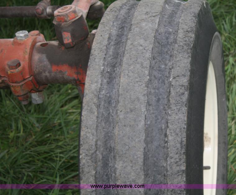 image for item F2686 1975 International 666 tractor