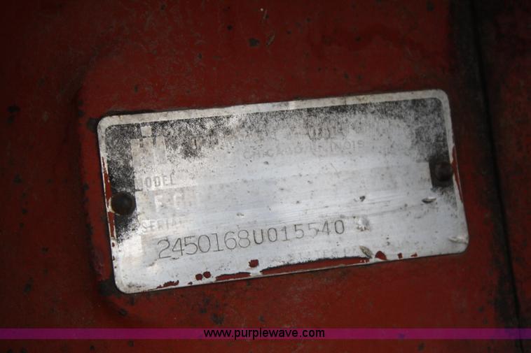 image for item F2686 1975 International 666 tractor