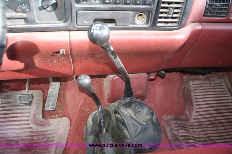 image for item F2697 1994 Dodge Ram 2500 flatbed pickup truck