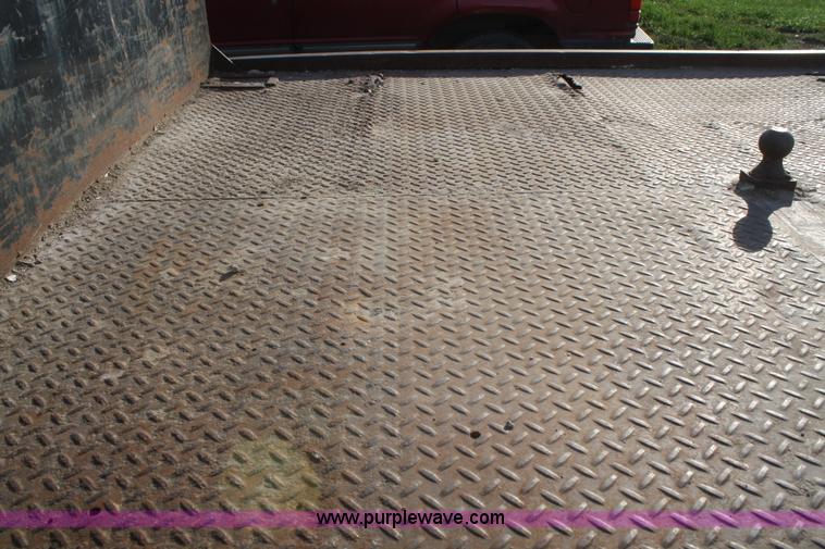 image for item F2697 1994 Dodge Ram 2500 flatbed pickup truck