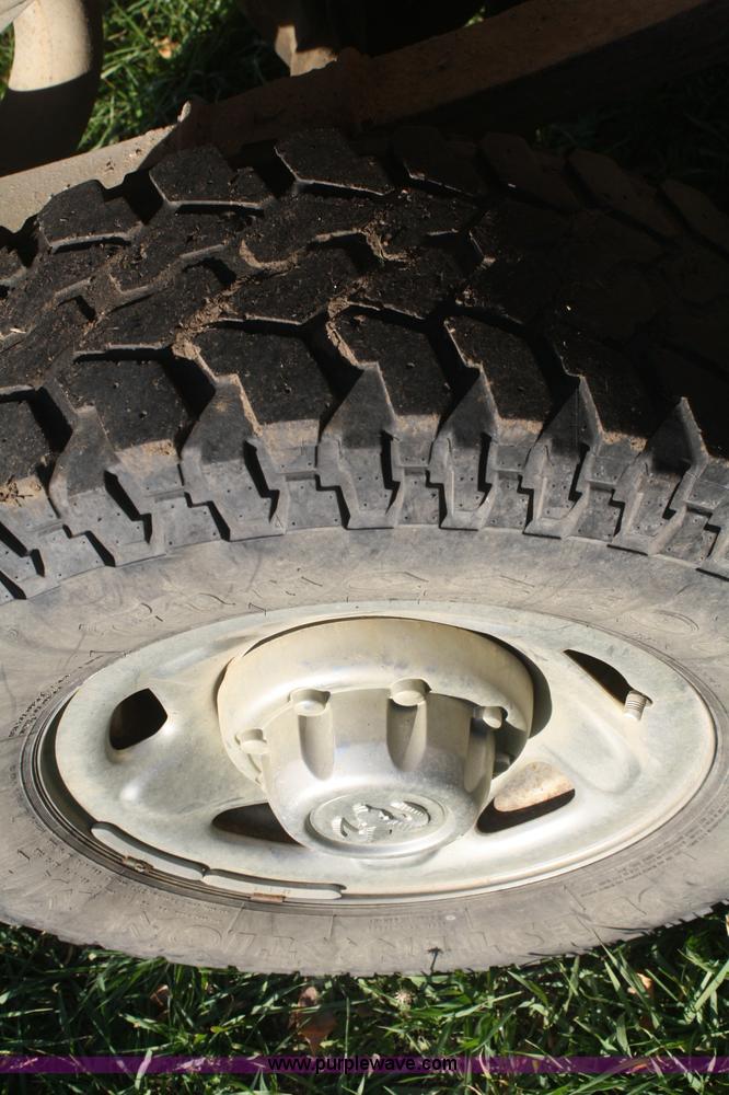 image for item F2697 1994 Dodge Ram 2500 flatbed pickup truck