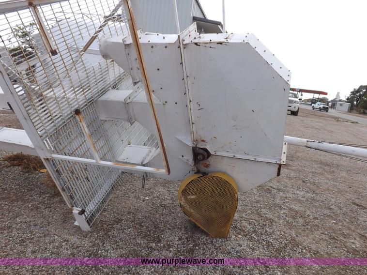 image for item F6063 Elevator leg