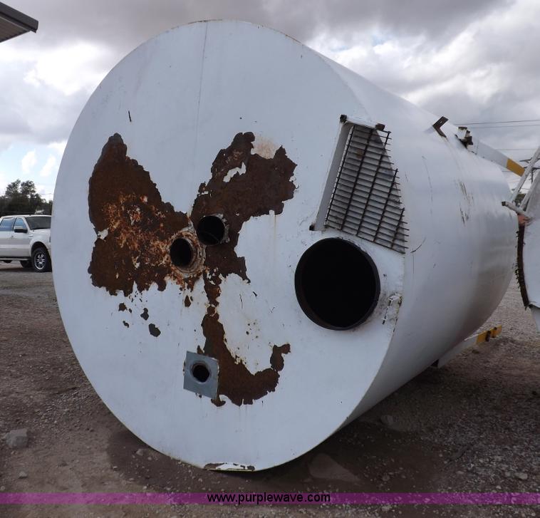 image for item F6065 Hopper bottom tank