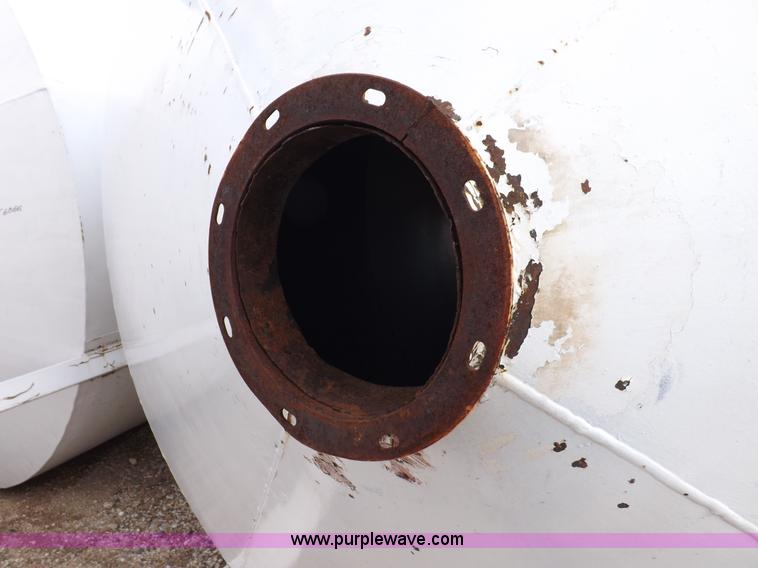 image for item F6065 Hopper bottom tank