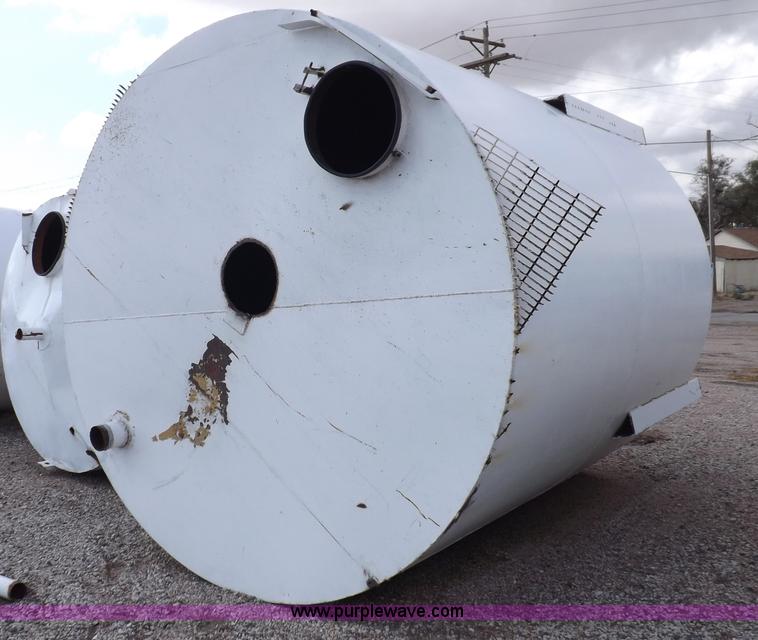 image for item F6069 Hopper bottom tank