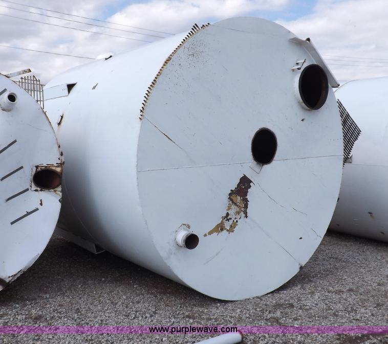 image for item F6069 Hopper bottom tank