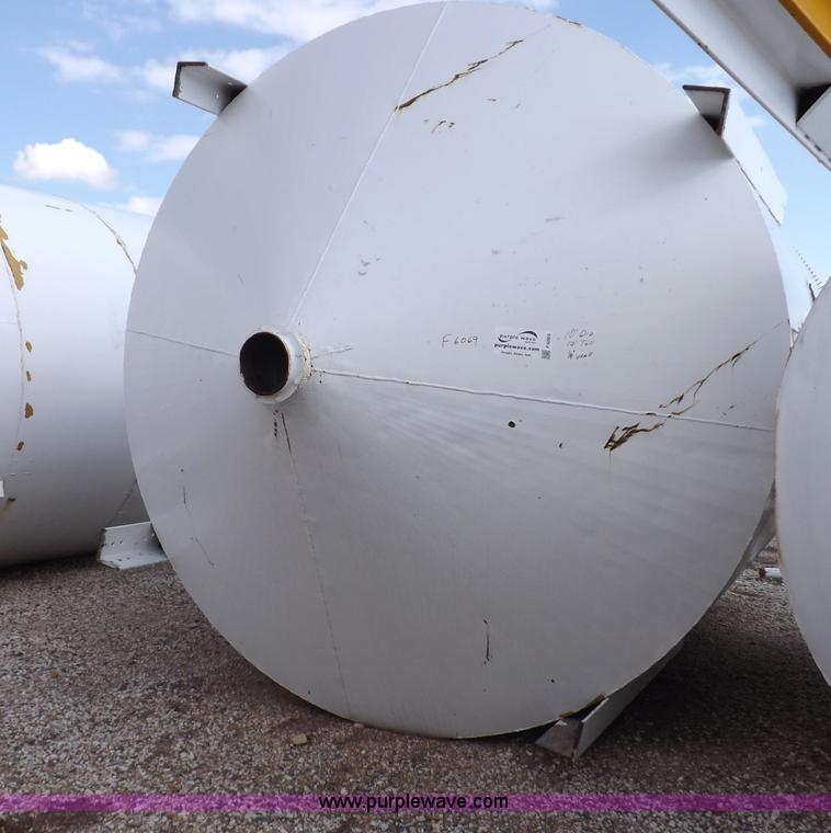 image for item F6069 Hopper bottom tank