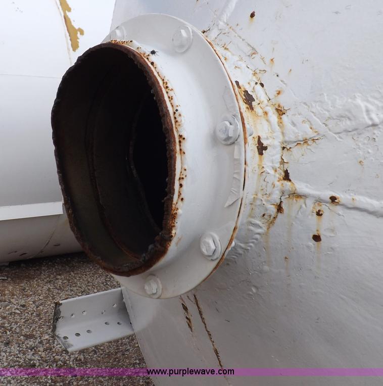 image for item F6069 Hopper bottom tank