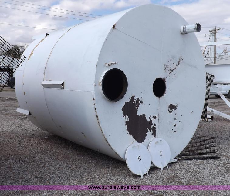 image for item F6070 Hopper bottom tank