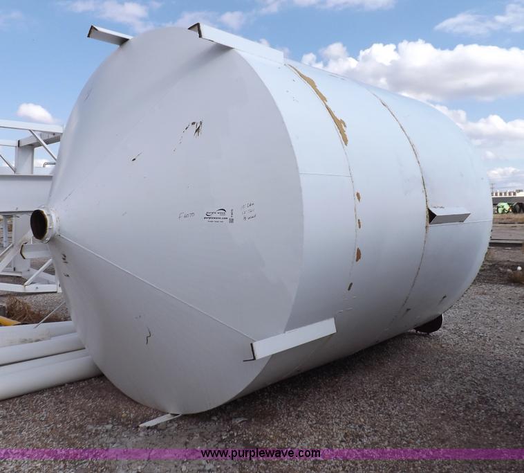 image for item F6070 Hopper bottom tank