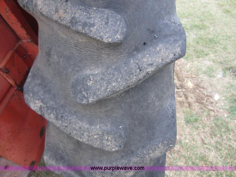 image for item F6532 Allis Chalmers 5040 tractor