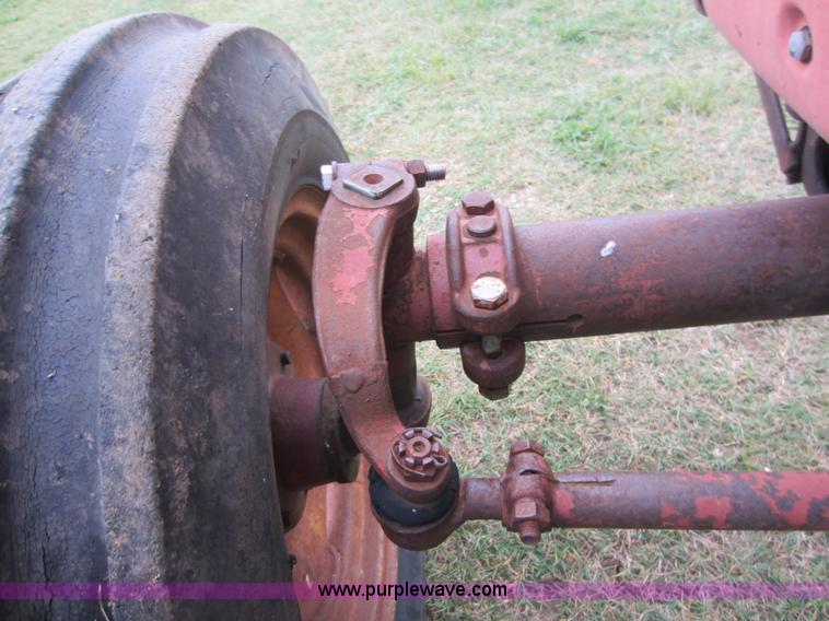 image for item F6532 Allis Chalmers 5040 tractor