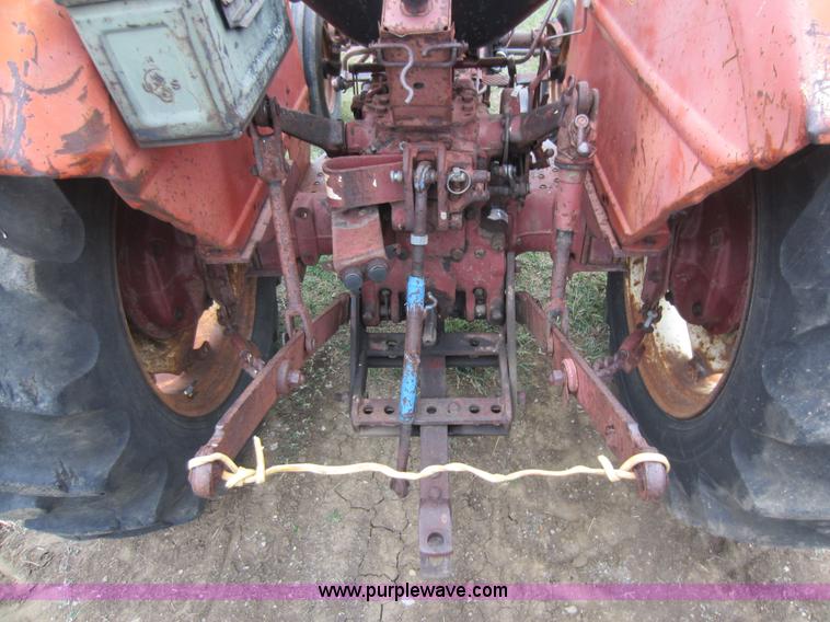 image for item F6532 Allis Chalmers 5040 tractor