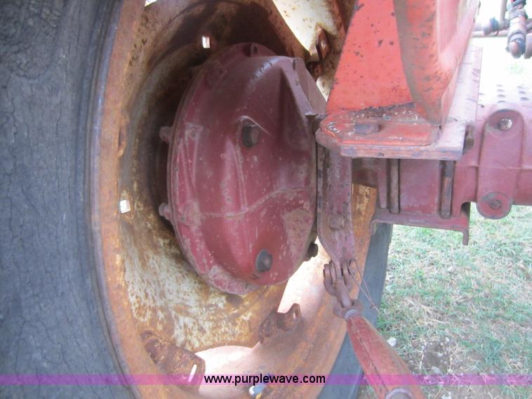 image for item F6532 Allis Chalmers 5040 tractor