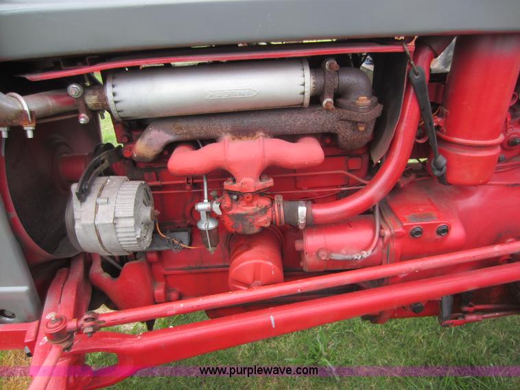 image for item F6533 Ford 800 tractor