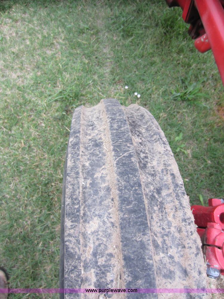 image for item F6533 Ford 800 tractor