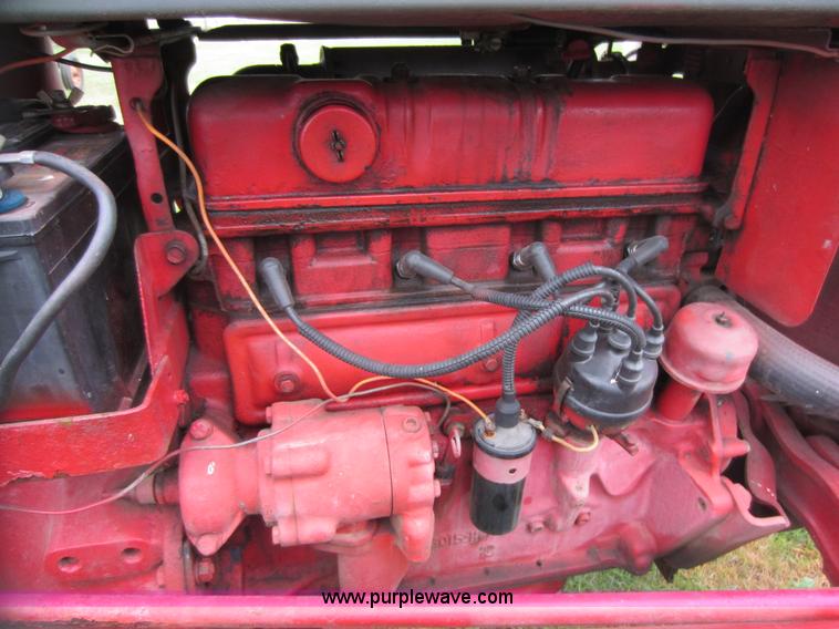 image for item F6533 Ford 800 tractor