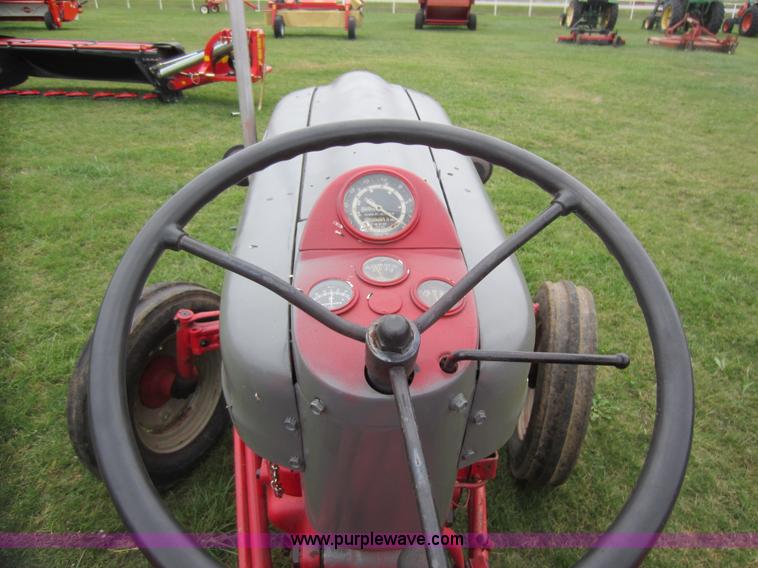 image for item F6533 Ford 800 tractor