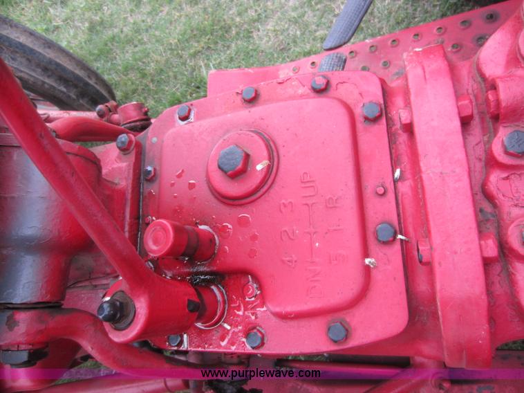 image for item F6533 Ford 800 tractor