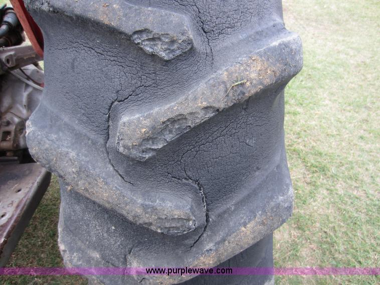 image for item F6534 Massey-Ferguson 165 tractor